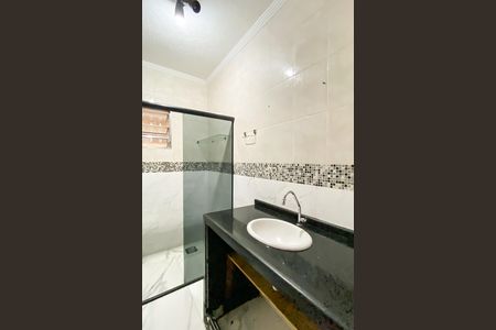Banheiro  de casa para alugar com 1 quarto, 60m² em Jardim Keralux, São Paulo