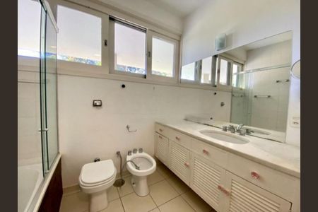 Casa à venda com 4 quartos, 560m² em Chácara Flora, São Paulo