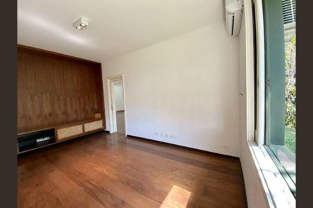 Casa à venda com 4 quartos, 560m² em Chácara Flora, São Paulo
