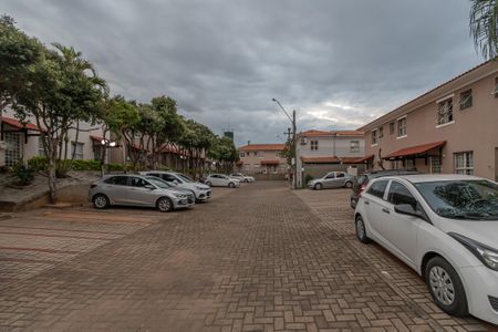 Casa de condomínio à venda com 82m², 2 quartos e 1 vagaGaragens