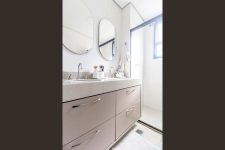 Apartamento para alugar com 112m², 2 quartos e 2 vagas Apartamento para alugar com 112m², 2 quartos e 2 vagasBanheiro da Suíte