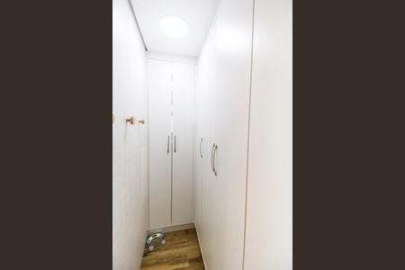 Apartamento para alugar com 112m², 2 quartos e 2 vagas Apartamento para alugar com 112m², 2 quartos e 2 vagasCloset da suíte