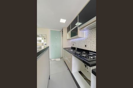 Apartamento à venda com 60m², 3 quartos e 1 vaga Apartamento à venda com 60m², 3 quartos e 1 vagaCozinha e Área de Serviço