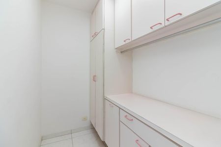 Apartamento à venda com 88m², 3 quartos e 2 vagas Apartamento à venda com 88m², 3 quartos e 2 vagasQuarto de Serviço