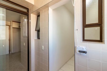 Apartamento à venda com 88m², 3 quartos e 2 vagas Apartamento à venda com 88m², 3 quartos e 2 vagasÁrea de Serviço
