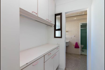 Apartamento à venda com 88m², 3 quartos e 2 vagas Apartamento à venda com 88m², 3 quartos e 2 vagasQuarto de Serviço