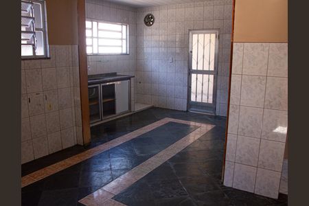 Casa para alugar com 130m², 3 quartos e 5 vagas