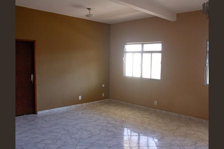 Casa para alugar com 130m², 3 quartos e 5 vagas