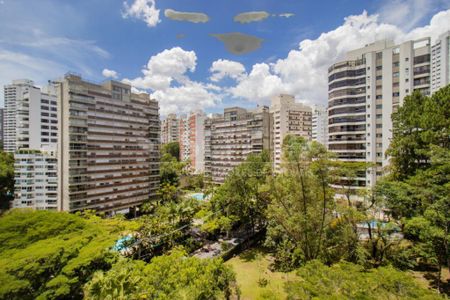Apartamento à venda com 3 quartos, 708m² em Real Parque, São Paulo