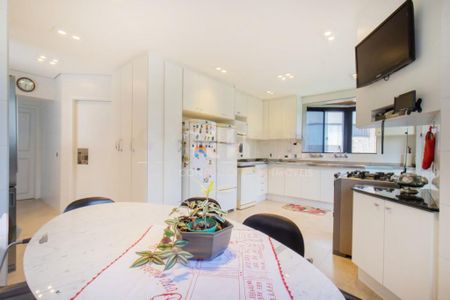 Apartamento à venda com 708m², 3 quartos e 4 vagas
