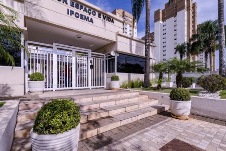 Apartamento para alugar com 67m², 2 quartos e 1 vaga Apartamento para alugar com 67m², 2 quartos e 1 vagaFachada