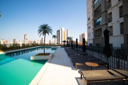 Apartamento à venda com 83m², 3 quartos e 2 vagas Apartamento à venda com 83m², 3 quartos e 2 vagasÁrea comum - Piscina