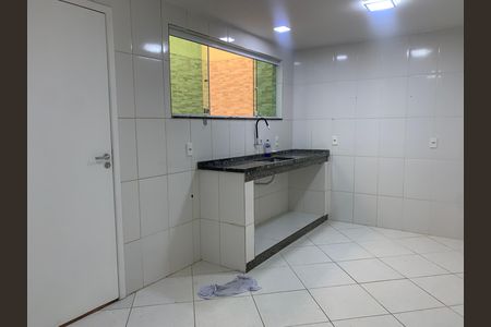 Cozinha de apartamento para alugar com 2 quartos, 120m² em Taquara, Rio de Janeiro