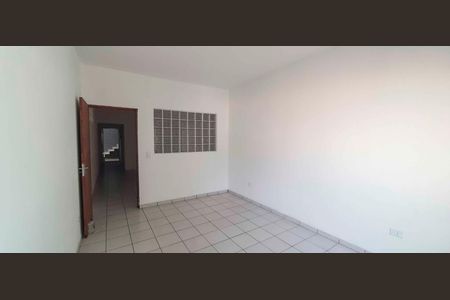Casa para alugar com 55m², 1 quarto e sem vaga