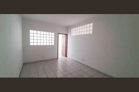 Casa para alugar com 55m², 1 quarto e sem vaga