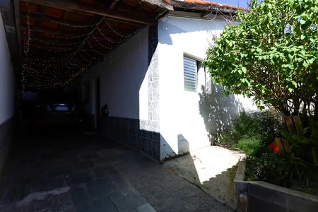 Casa à venda com 110m², 3 quartos e 3 vagas Casa à venda com 110m², 3 quartos e 3 vagasFachada