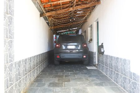 Garagem de casa à venda com 3 quartos, 110m² em Jardim Maria Virginia, São Paulo