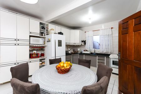 Casa à venda com 110m², 3 quartos e 3 vagas Casa à venda com 110m², 3 quartos e 3 vagascozinha