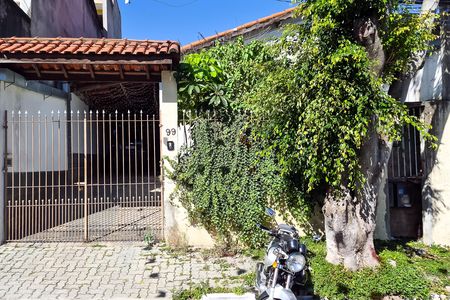 Casa à venda com 110m², 3 quartos e 3 vagas Casa à venda com 110m², 3 quartos e 3 vagasFachada