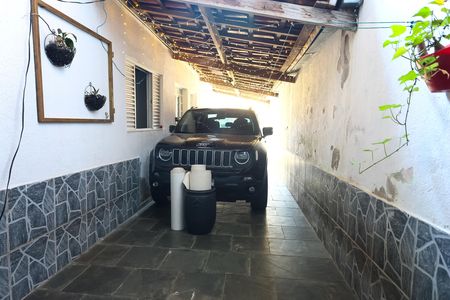 Garagem de casa à venda com 3 quartos, 110m² em Jardim Maria Virginia, São Paulo