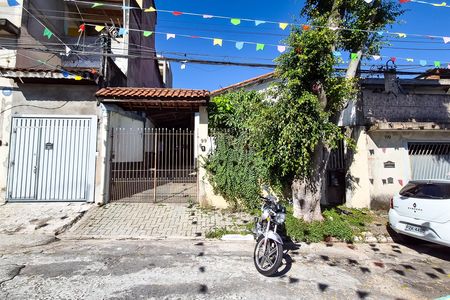 Fachada de casa à venda com 3 quartos, 110m² em Jardim Maria Virginia, São Paulo