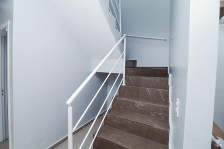 Casa à venda com 73m², 2 quartos e 1 vagaEscada