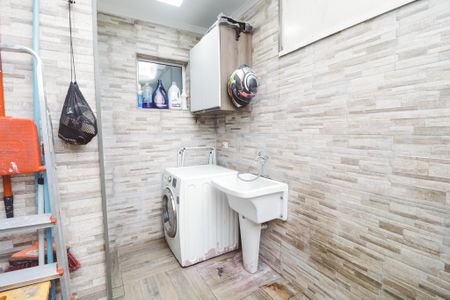 Casa à venda com 73m², 2 quartos e 1 vagaÁrea de Serviço