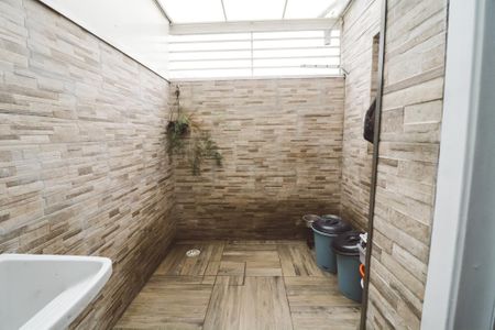 Casa à venda com 73m², 2 quartos e 1 vagaÁrea de Serviço
