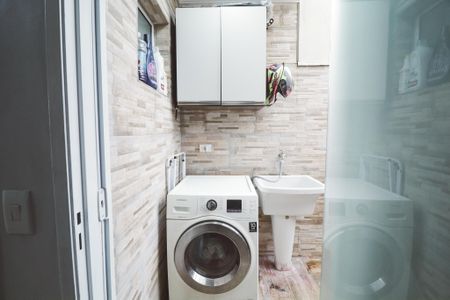 Casa à venda com 73m², 2 quartos e 1 vagaÁrea de Serviço