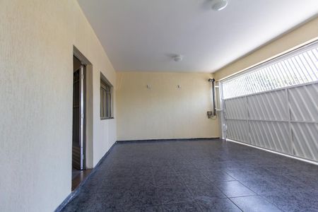 Casa para alugar com 250m², 3 quartos e 2 vagas Casa para alugar com 250m², 3 quartos e 2 vagasGaragem