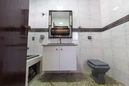 Casa para alugar com 250m², 3 quartos e 2 vagas Casa para alugar com 250m², 3 quartos e 2 vagasBanheiro
