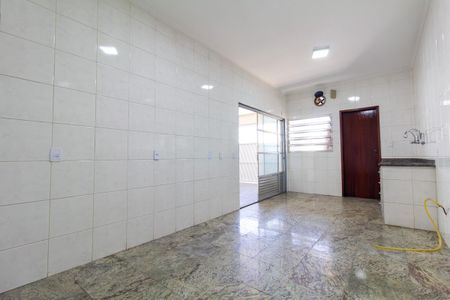Casa para alugar com 250m², 3 quartos e 2 vagas Casa para alugar com 250m², 3 quartos e 2 vagasCozinha