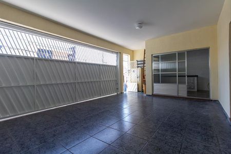 Casa para alugar com 250m², 3 quartos e 2 vagas Casa para alugar com 250m², 3 quartos e 2 vagasGaragem