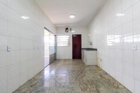 Cozinha de casa para alugar com 3 quartos, 250m² em Vila Carrão, São Paulo