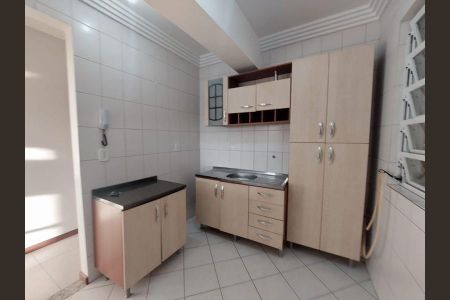 Cozinha de apartamento para alugar com 2 quartos, 61m² em Jardim Atlântico, Florianópolis