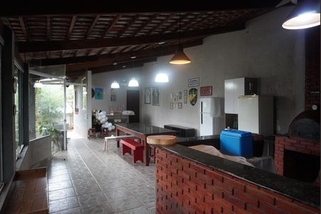 Casa à venda com 327m², 2 quartos e 4 vagasChurrasqueira