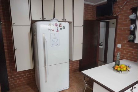 Casa à venda com 327m², 2 quartos e 4 vagasCozinha