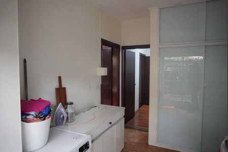 Casa à venda com 327m², 2 quartos e 4 vagasÁrea de Serviço