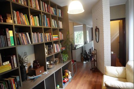 Casa à venda com 327m², 2 quartos e 4 vagasSala de TV