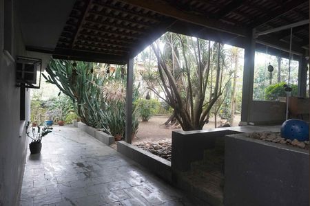 Casa à venda com 327m², 2 quartos e 4 vagasÁrea Externa