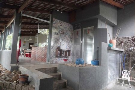 Casa à venda com 327m², 2 quartos e 4 vagasÁrea Externa
