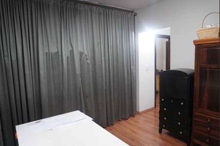 Casa à venda com 327m², 2 quartos e 4 vagasSuíte 2