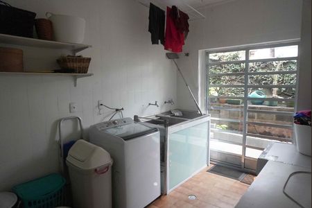 Casa à venda com 327m², 2 quartos e 4 vagasÁrea de Serviço