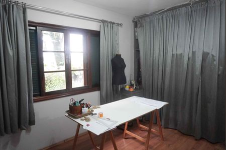 Casa à venda com 327m², 2 quartos e 4 vagasÁrea de Serviço