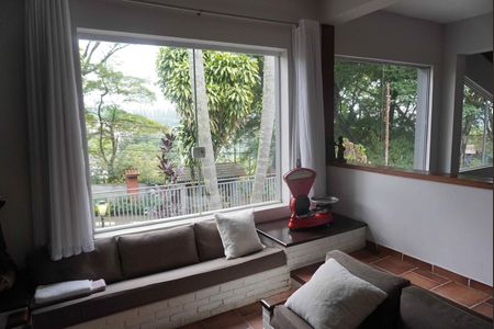 Casa à venda com 327m², 2 quartos e 4 vagasSala de TV