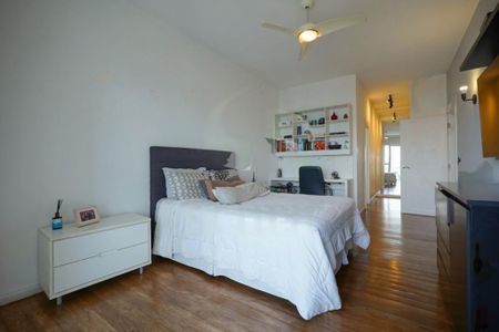 Casa à venda com 700m², 5 quartos e 6 vagas