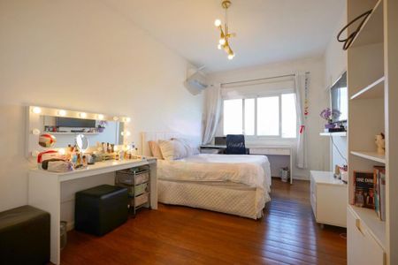 Casa à venda com 700m², 5 quartos e 6 vagas