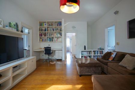 Casa à venda com 5 quartos, 700m² em Morumbi, São Paulo