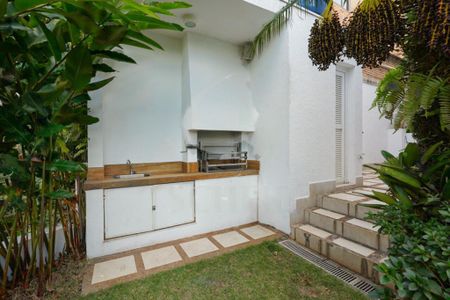 Casa à venda com 700m², 5 quartos e 6 vagas