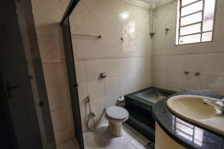 Apartamento à venda com 250m², 3 quartos e 5 vagasBanheiro da Suíte